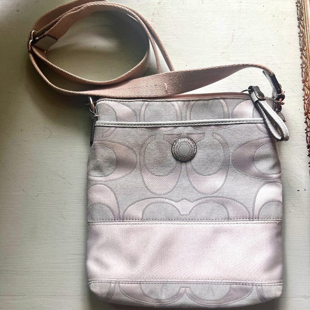 Coach Signature C Sateen Swing Pack Gray/Silver EUC